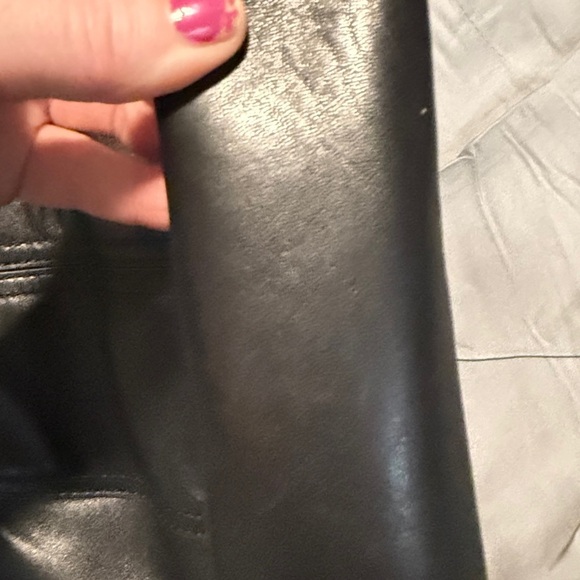 Michael Kors Moxley Black Soft Leather Tote Bag - Picture 4 of 6